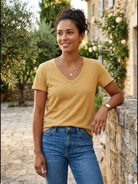 American Eagle Outfitters V-neck Tee in Light Mustard